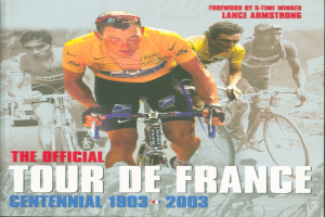 Offizielles Tour de France-Jubiläumsplakat (1903–2003) mit Radfahrern in einer Gruppenfahrt und Text mit Veranstaltungseinzelheiten.