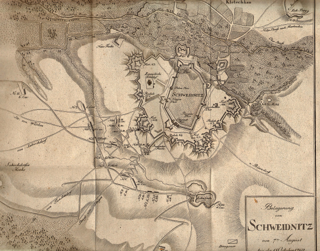 Alte detaillierte Karte von Schweidnitz, Deutschland, die Straßen, Gebäude und Sehenswürdigkeiten zeigt, mit zusätzlichem Text über die Bevölkerung, Geschichte und Kultur der Stadt.