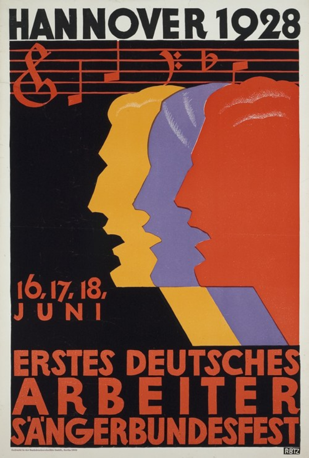 Plakat für das Hannover 1928 Erste Deutsche Arbeiter Sängervereinigungsfest, das drei Personen in der Mitte und Text über das Ereignis zeigt.