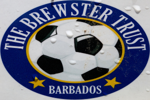 Ein Fußballwappen mit zwei Sternen und darunter Text.