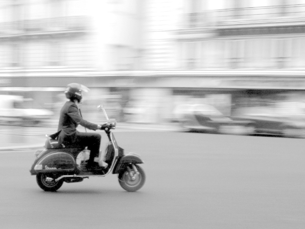 Kontrollen: Zuschauer in Bad Kreuznach zeigen Solidarität mit E-Scooter-Fahrer